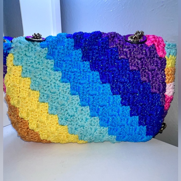 🌟New Kurt Geiger Medium Crochet Kensington Crossbody - Picture 9 of 10
